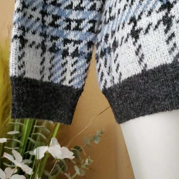 JOSEPH A. Plaid V-Neck Long Sleeve Oversized Sweater SIZE: M - Picture 4 of 9